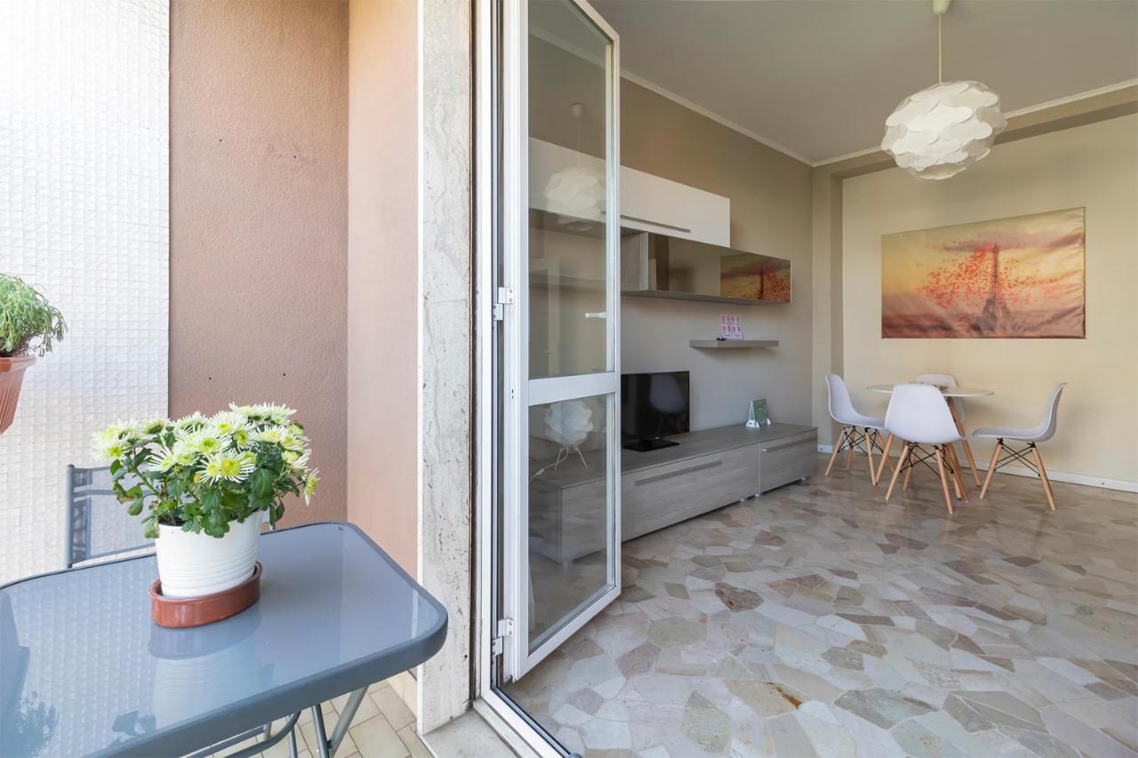 Altido Trendy Flat With Balcony, Easy Access To Centre Appartement Milan
